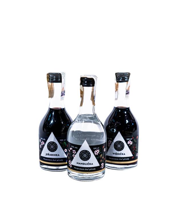 Ratafia Almond Spirit Mandlička Mini 33,0% 0,1 l