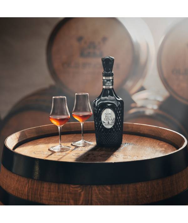 Old St. Croix Non Plus Ultra Black Edition 42,0% 0,7 l (obrázek 3)